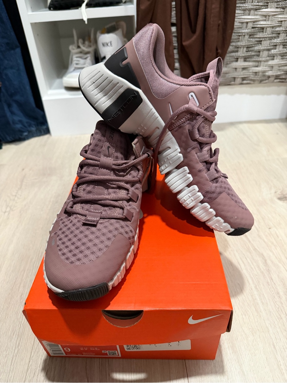 Nike Free Metcon 5 Women's Athletic Shoes - Dusty Mauve with White Accents
